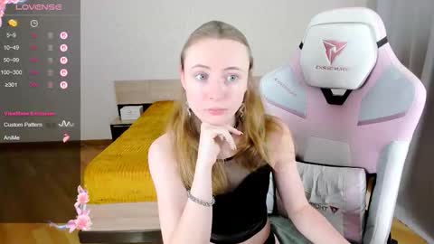 Snapshot of adelina_cowell chatting on 12, 9, 2025 Adelina online show from 12, 9, 2025