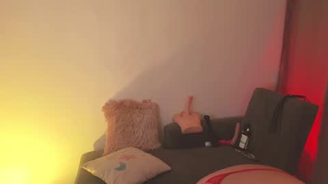 YOUR QUEEN ---  online show from 4, 12, 2024