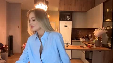 Snapshot of adelinamarlatt chatting on 27, 9, 2025 Amelia online show from 27, 9, 2025