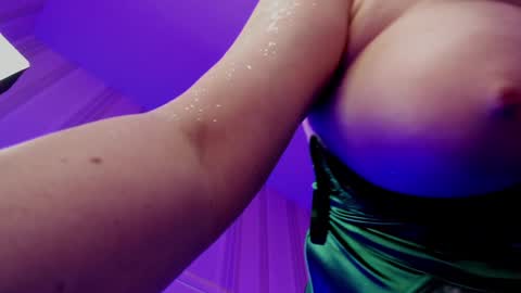 Snapshot of adelladulce1 chatting on 25, 12, 2024 Adella online show from 25, 12, 2024