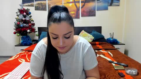 Adellineee online show from 24, 12, 2024