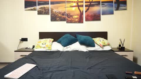 Adellineee online show from 25, 1, 2025