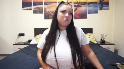 Adellineee online show from 30, 1, 2025