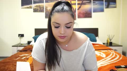 Adellineee online show from 9, 3, 2025