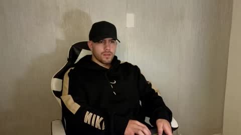 Snapshot of ades_lowe chatting on 10, 10, 2025 Ades online show from 10, 10, 2025