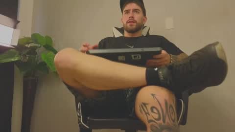 Snapshot of ades_lowe chatting on 29, 10, 2025 Ades online show from 29, 10, 2025