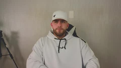 Snapshot of ades_lowe chatting on 1, 11, 2025 Ades online show from 1, 11, 2025