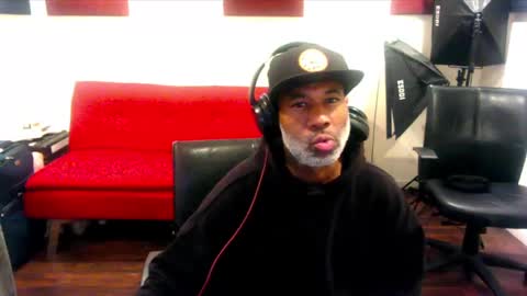 Snapshot of adick_ting chatting on 18, 12, 2024 adick_ting online show from 18, 12, 2024