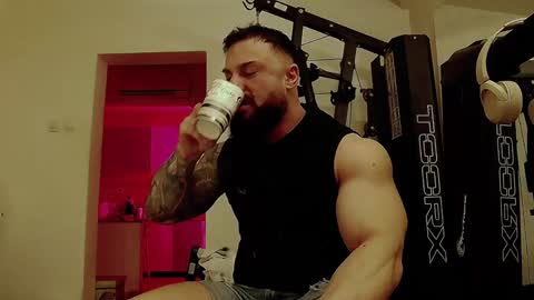 Adonis online show from 4, 1, 2025
