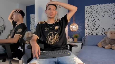 adonis_wb online show from 17, 9, 2025