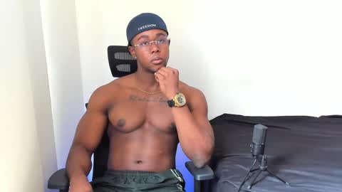 Snapshot of adonisknigh chatting on 5, 2, 2025 Adonis Knight  online show from 5, 2, 2025