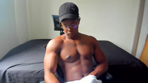 Snapshot of adonisknigh chatting on 13, 2, 2025 Adonis Knight  online show from 13, 2, 2025