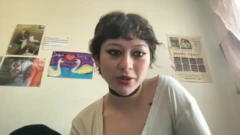 adoremenova online show from 3, 5, 2026
