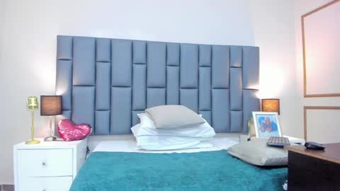 ANDREA PEREZ online show from 17, 1, 2025