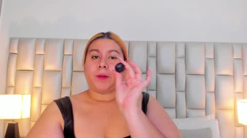 ANDREA PEREZ online show from 24, 1, 2025