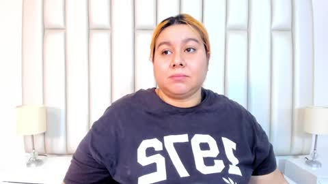 ANDREA PEREZ online show from 5, 2, 2025