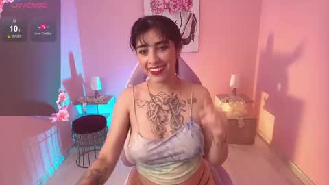 Adri  online show from 9, 9, 2025