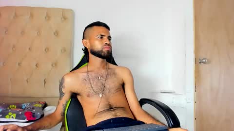 adri_sexboy229 online show from 11, 9, 2025