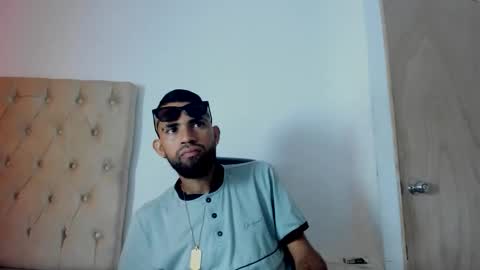 adri_sexboy229 online show from 20, 9, 2025