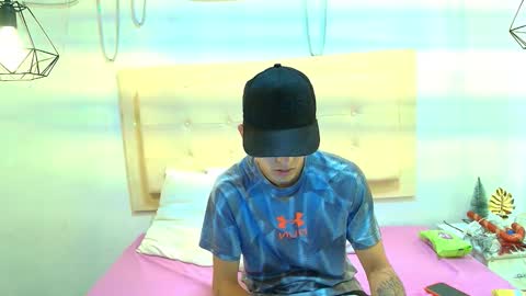 Snapshot of adrian_aa_21 chatting on 19, 3, 2026 adrian_aa_21 online show from 19, 3, 2026