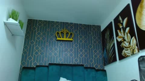 Snapshot of adrian_rae chatting on 9, 1, 2025   online show from 9, 1, 2025