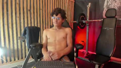 Adrian W  online show from 17, 6, 2026