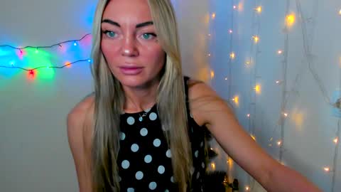 Snapshot of adriana_coy_ chatting on 21, 12, 2024 Adriana online show from 21, 12, 2024