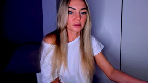 Snapshot of adriana_coy_ chatting on 6, 1, 2025 Adriana online show from 6, 1, 2025