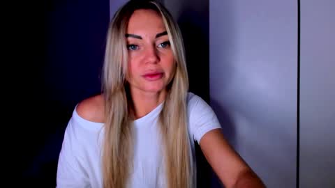 Snapshot of adriana_coy_ chatting on 6, 1, 2025 Adriana online show from 6, 1, 2025