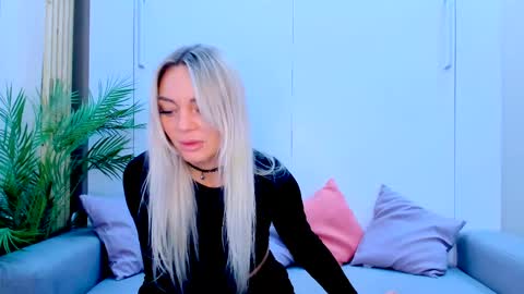 Snapshot of adriana_coy_ chatting on 4, 3, 2025 Adriana online show from 4, 3, 2025