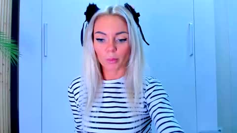 Adriana online show from 16, 9, 2025