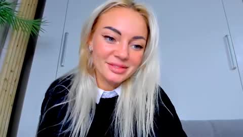 Snapshot of adriana_coy_ chatting on 10, 10, 2025 Adriana online show from 10, 10, 2025