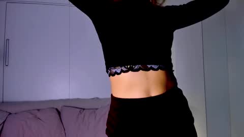 Snapshot of adriana_coy_ chatting on 18, 10, 2025 Adriana online show from 18, 10, 2025