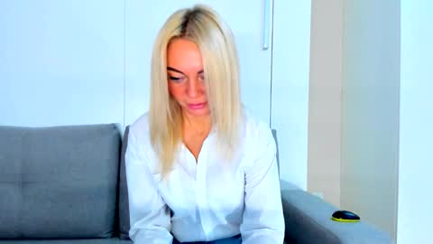 Snapshot of adriana_coy_ chatting on 6, 1, 2026 Adriana online show from 6, 1, 2026