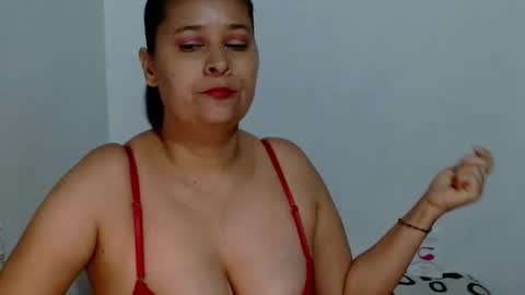 Snapshot of adriana_milf chatting on 19, 10, 2025 Adriana milf online show from 19, 10, 2025