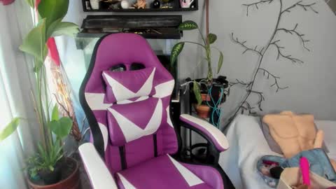 Adriana Paredes  online show from 23, 9, 2025