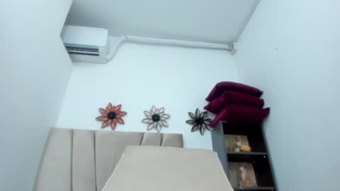 adriana online show from 28, 10, 2025