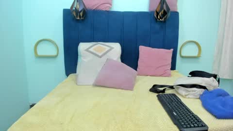 adriana online show from 25, 4, 2026
