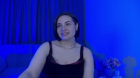 Snapshot of adrianatores chatting on 5, 5, 2026 AdrianaTores online show from 5, 5, 2026