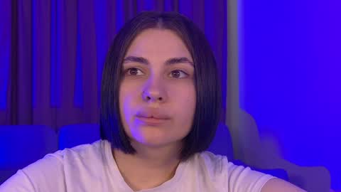 Snapshot of adrianatores chatting on 8, 5, 2026 AdrianaTores online show from 8, 5, 2026