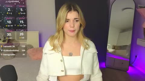 adrianawow1 online show from 5, 3, 2025