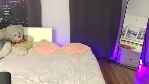 adrianawow1 online show from 7, 3, 2025