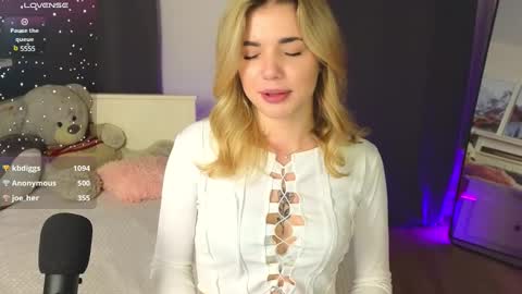 adrianawow1 online show from 8, 3, 2025