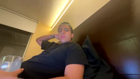 Snapshot of adriannn222 chatting on 18, 9, 2025 adriannn222 online show from 18, 9, 2025