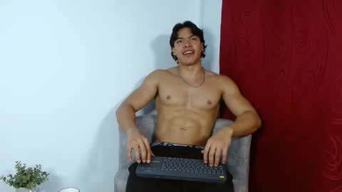 adriel_escalante online show from 21, 9, 2025