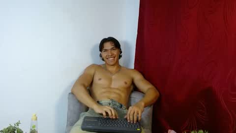 adriel_escalante online show from 9, 10, 2025