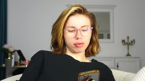 Snapshot of aelia_anara chatting on 1, 10, 2025 Aelia online show from 1, 10, 2025