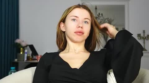 Snapshot of aelia_anara chatting on 2, 10, 2025 Aelia online show from 2, 10, 2025