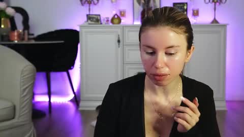 Snapshot of aelia_anara chatting on 1, 11, 2025 Aelia online show from 1, 11, 2025