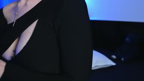 Aelia online show from 6, 4, 2026